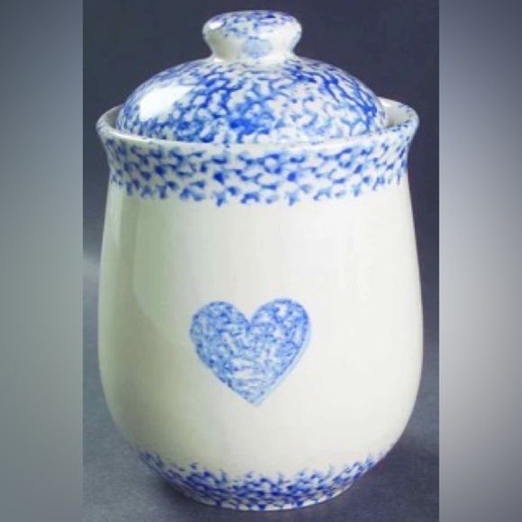 TIENSHAN Sponge Blue Heart Medium Canister & Lid - Picture 1 of 8